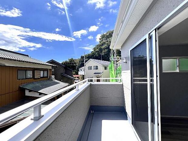 お洗濯ものを気持ち良く太陽の光で干せるのが嬉しいですね。