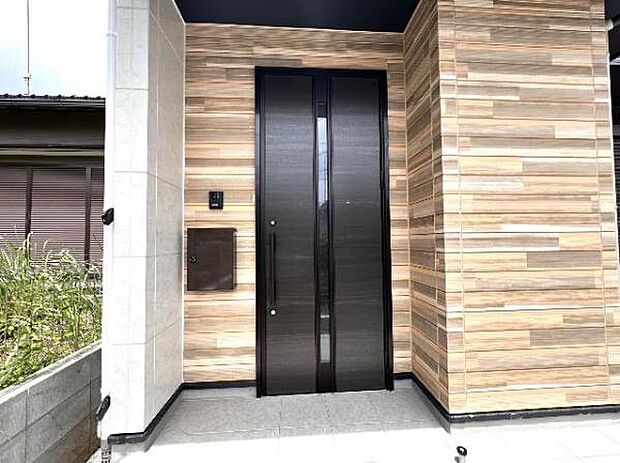 いつも気持ちよくご家族を迎えられる玄関です。