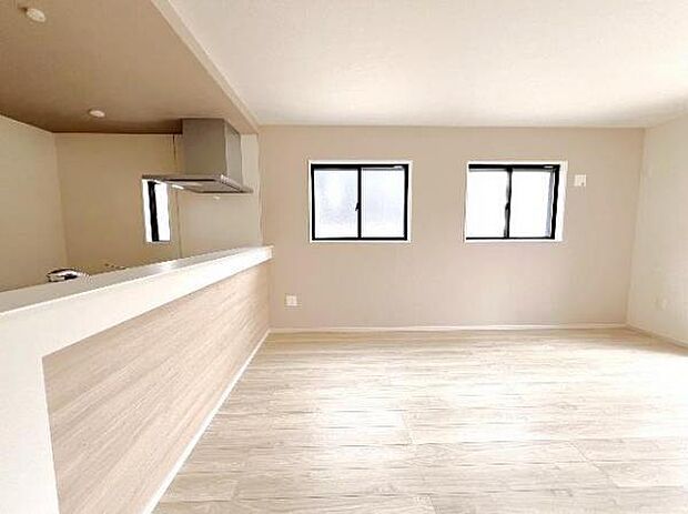 ご家族の温かい時間を演出するダイニングスペースです。