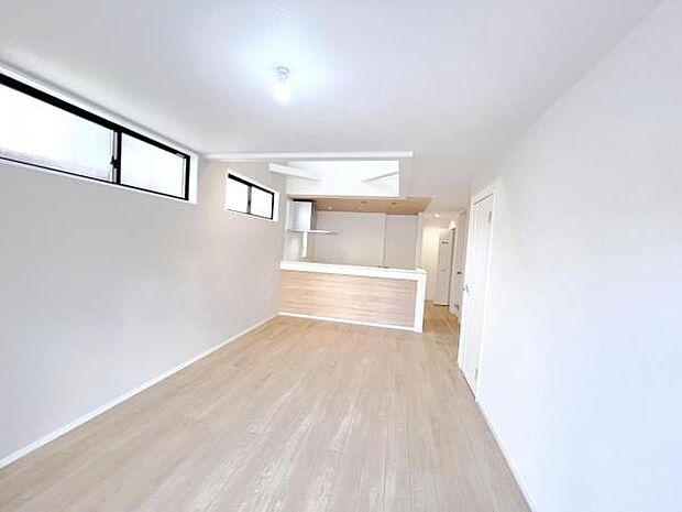 家族団らんの場所としてゆったりと居心地の良いリビングです。