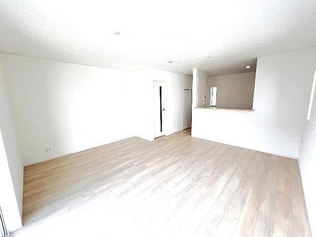 家族団らんの場所としてゆったりと居心地の良いリビングです。