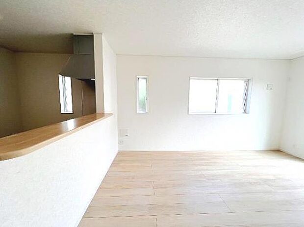 ご家族の温かい時間を演出するダイニングスペースです。