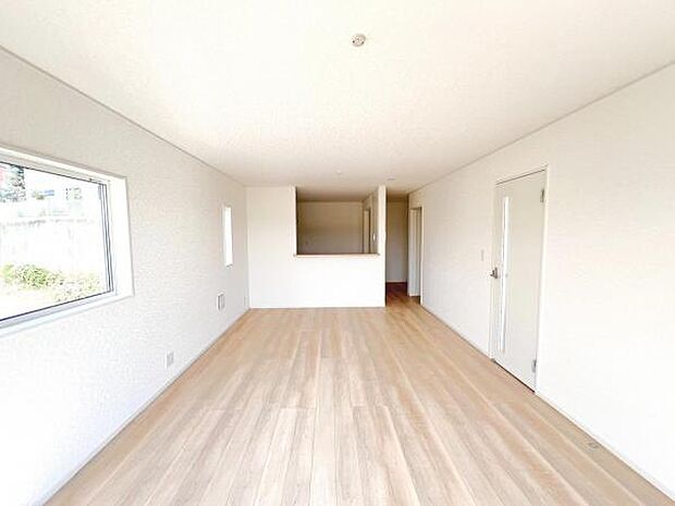 リビングダイニングになります。ご家族そろっての素敵な空間になりそうですね。