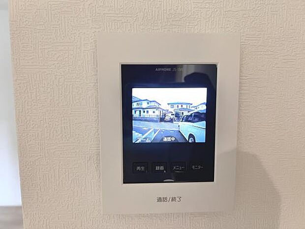 訪問者を確認できるTVモニター付きインターフォンです。