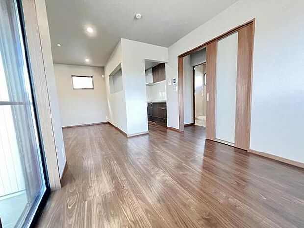 家族団らんの場所としてゆったりと居心地の良いリビングです。