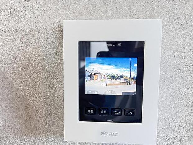 訪問者を確認できるTVモニター付きインターフォンです。