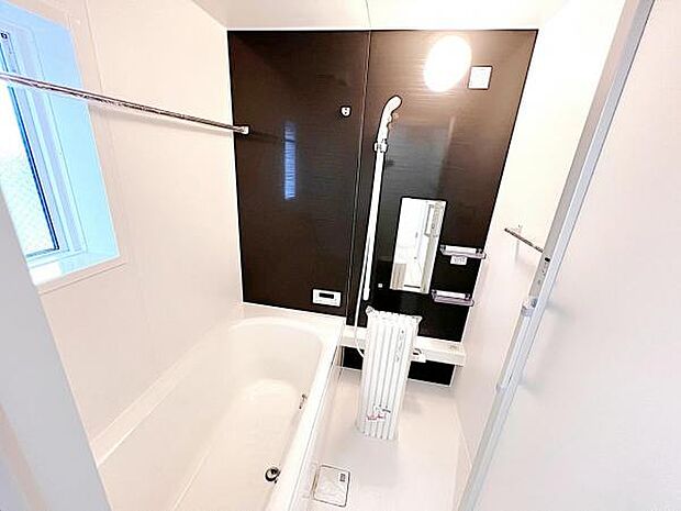 お風呂でほっとひといき。1日の疲れを癒しましょう。