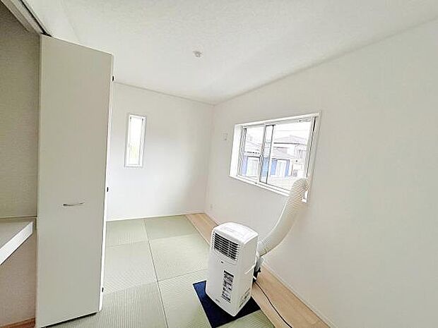 和室スペースです。畳のお部屋は寛げる空間ですね。