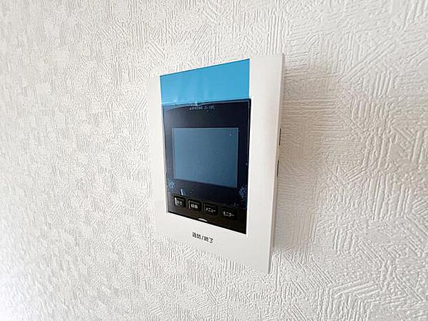 訪問者を確認できるTVモニター付きインターフォンです。