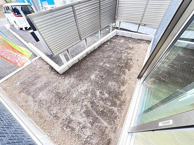 お庭スペースは、ガーデニングやお子様との外遊びなど多彩な用途でお楽しみいただけます。