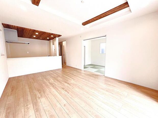 家族団らんの場所としてゆったりと居心地の良いリビングです。