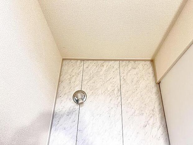 お天気を気にせずお洗濯ができ、室内干し可能です。