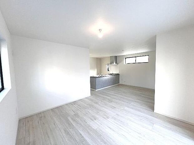 家族団らんの場所としてゆったりと居心地の良いリビングです。