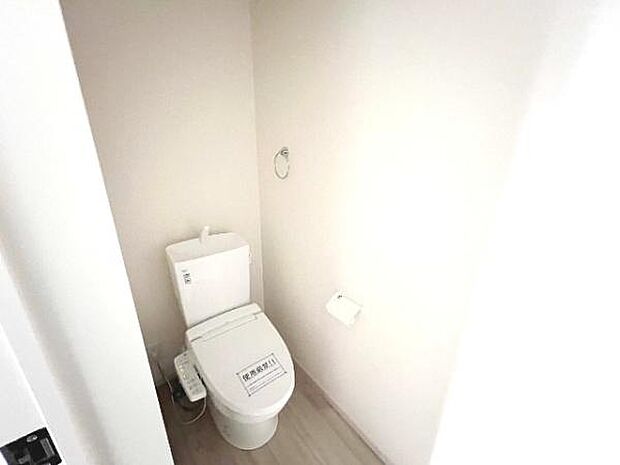 ほっと安らげるトイレ空間です。