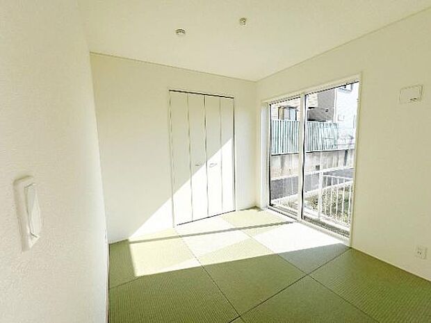 和室スペースです。畳のお部屋は寛げる空間ですね。