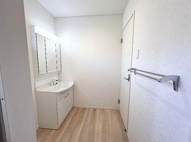 脱衣所は小さなお子様がいるご家庭にも重宝されます。