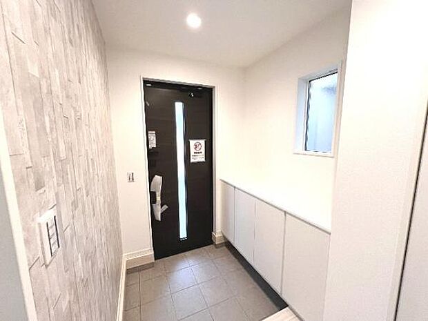 いつも気持ちよくご家族を迎えられる玄関です。