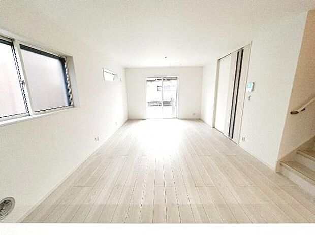 リビングダイニングになります。ご家族そろっての素敵な空間になりそうですね。