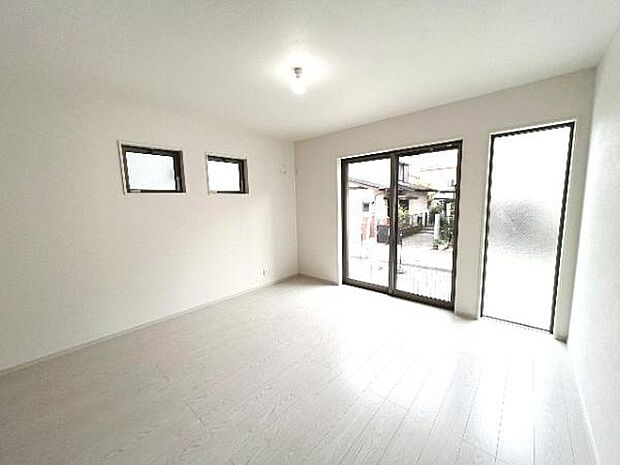 家族団らんの場所としてゆったりと居心地の良いリビングです。