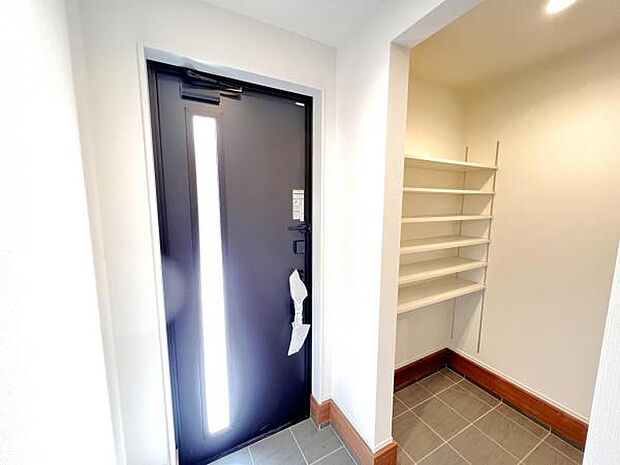 いつも気持ちよくご家族を迎えられる玄関です。