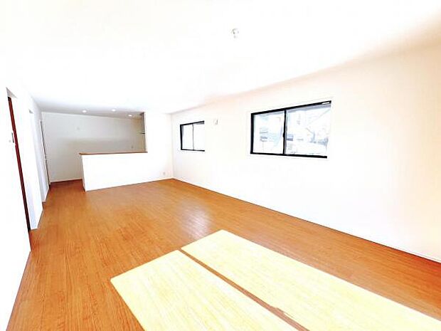 リビングダイニングになります。ご家族そろっての素敵な空間になりそうですね。