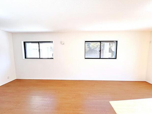 ご家族の温かい時間を演出するダイニングスペースです。