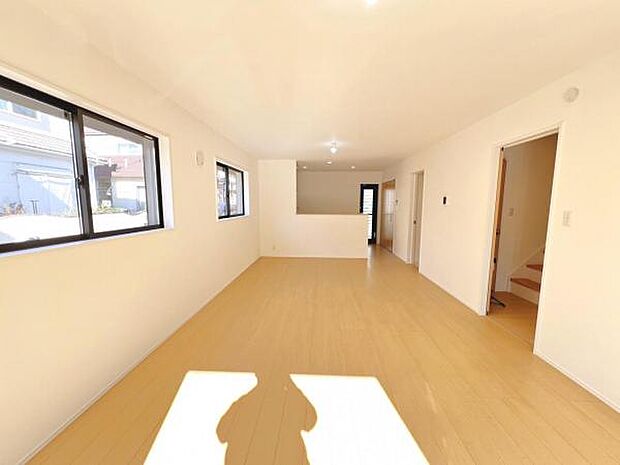 リビングダイニングになります。ご家族そろっての素敵な空間になりそうですね。