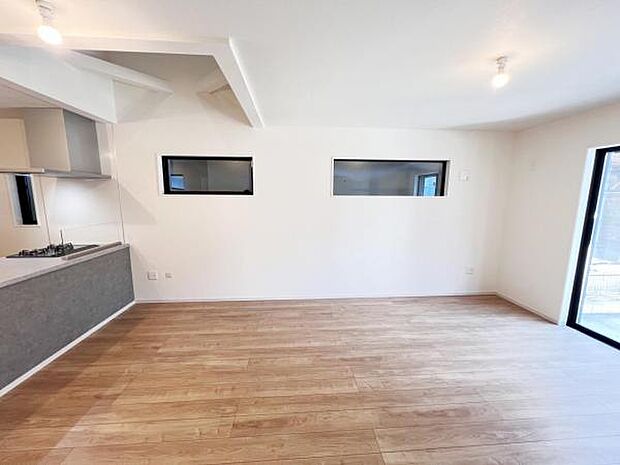 リビングダイニングになります。ご家族そろっての素敵な空間になりそうですね。