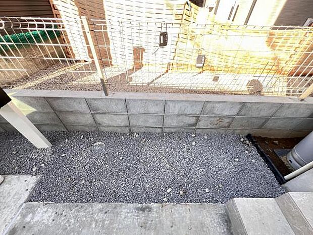 お庭スペースは、ガーデニングやお子様との外遊びなど多彩な用途でお楽しみいただけます。