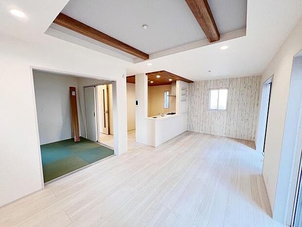 家族団らんの場所としてゆったりと居心地の良いリビングです。