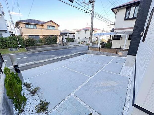 駐車場ももちろん完備しておりますのでお車所有の方にも心強いです。
