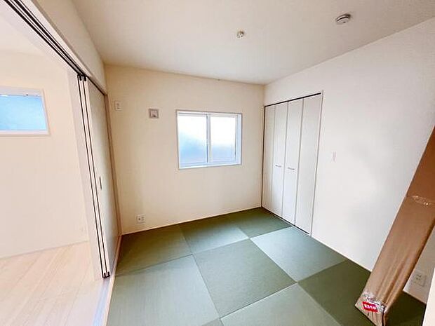 和室スペースです。畳のお部屋は寛げる空間ですね。