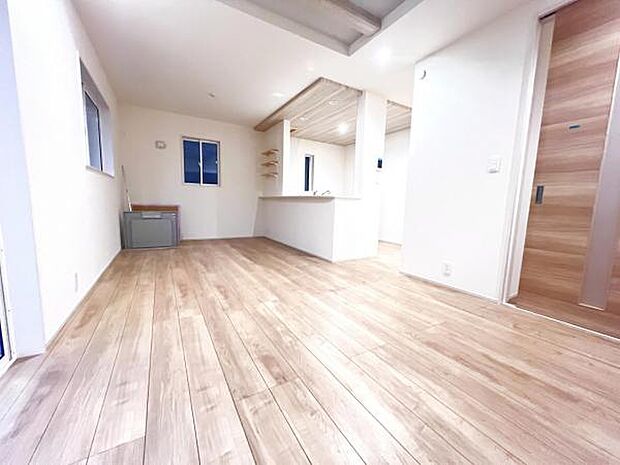 家族団らんの場所としてゆったりと居心地の良いリビングです。