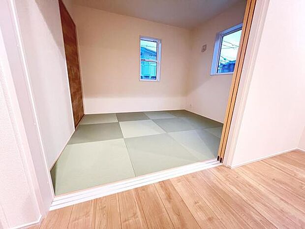 和室スペースです。畳のお部屋は寛げる空間ですね。