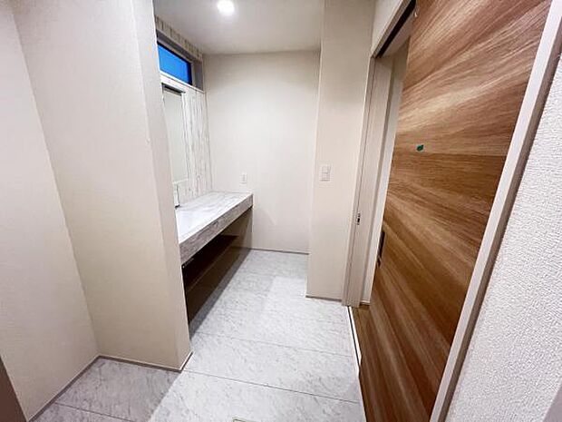 脱衣所は小さなお子様がいるご家庭にも重宝されます。