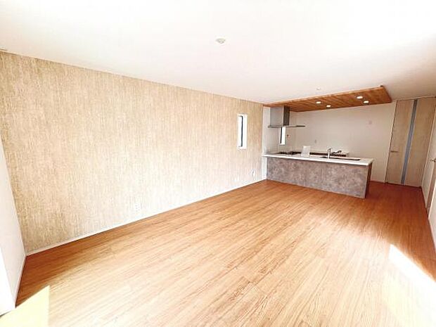 リビングダイニングになります。ご家族そろっての素敵な空間になりそうですね。