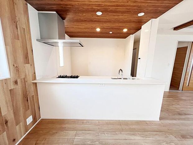 リビングダイニングになります。ご家族そろっての素敵な空間になりそうですね。