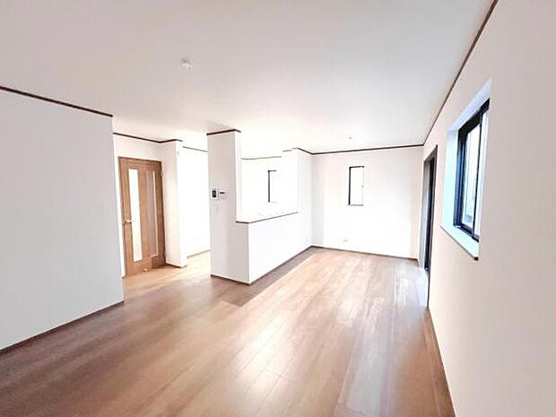 家族団らんの場所としてゆったりと居心地の良いリビングです。