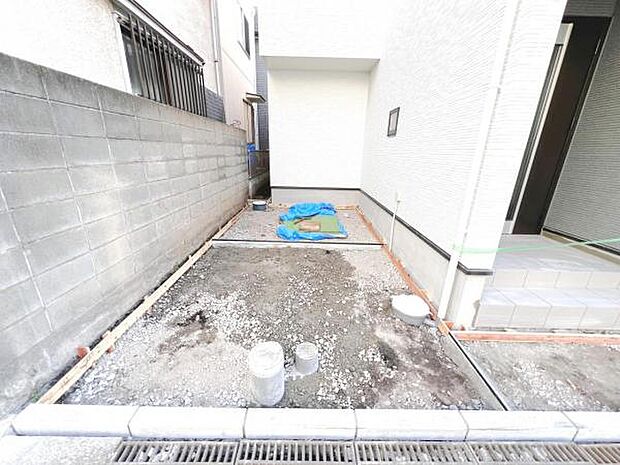 駐車場ももちろん完備しておりますのでお車所有の方にも心強いです。