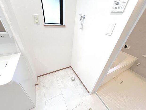 お天気を気にせずお洗濯ができ、室内干し可能です。