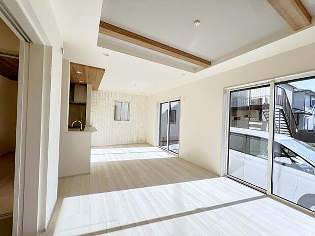 家族団らんの場所としてゆったりと居心地の良いリビングです。