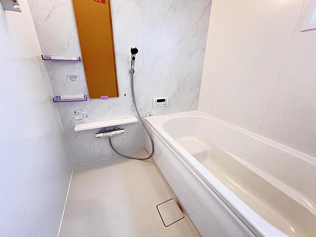 お風呂でほっとひといき。1日の疲れを癒しましょう。