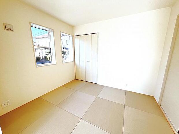 和室スペースです。畳のお部屋は寛げる空間ですね。