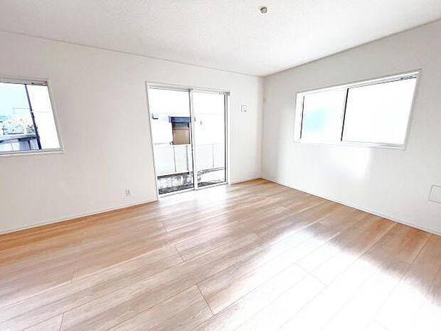 リビングダイニングになります。ご家族そろっての素敵な空間になりそうですね。