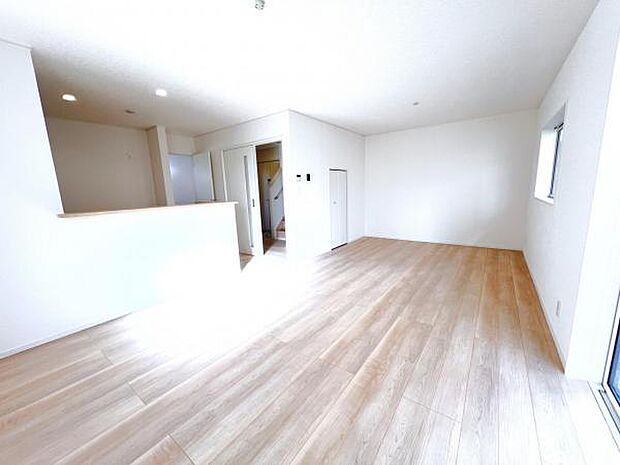 家族団らんの場所としてゆったりと居心地の良いリビングです。