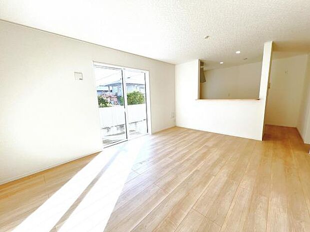 ご家族の温かい時間を演出するダイニングスペースです。