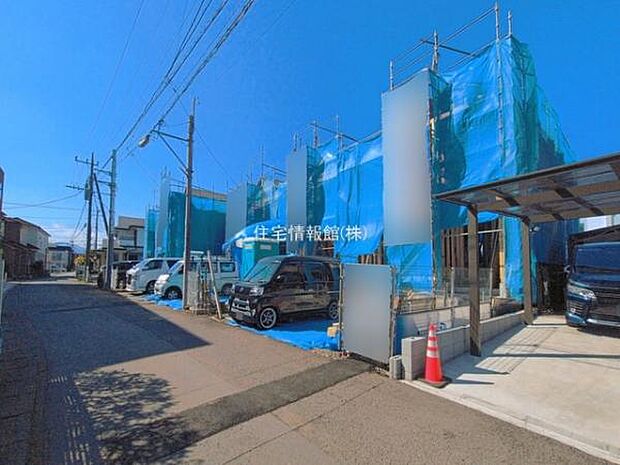 前面道路を含めた現地写真です。