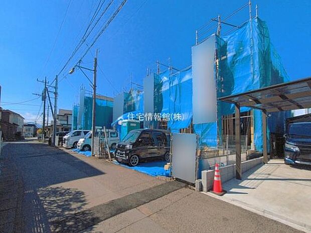 前面道路を含めた現地写真です。