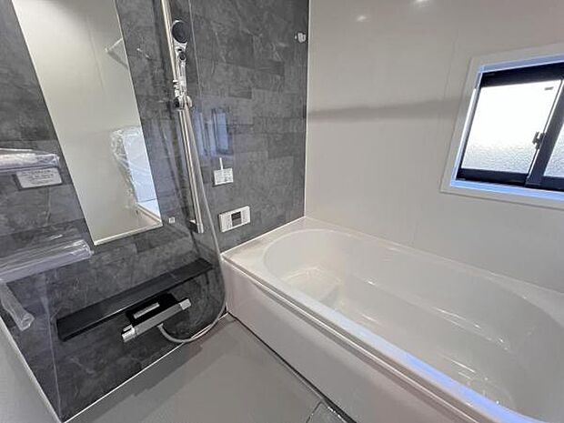 お風呂でほっとひといき。1日の疲れを癒しましょう。