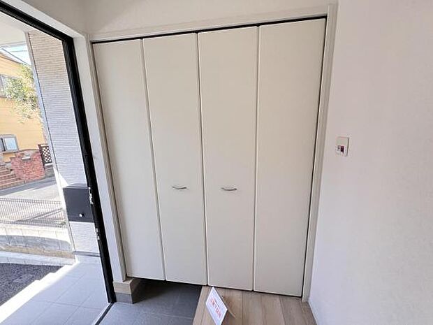 いつも気持ちよくご家族を迎えられる玄関です。